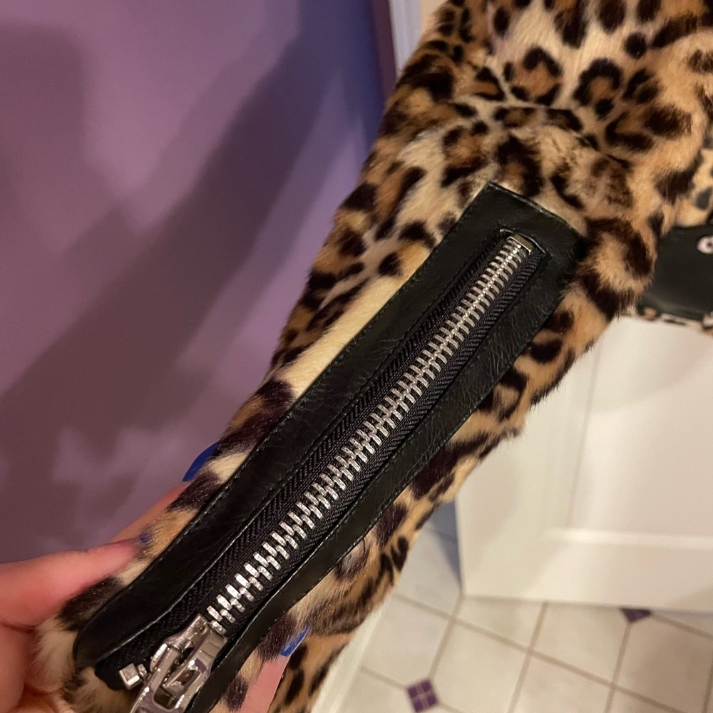 Leopard Furry Structured Jacket - Picture 3 of 5